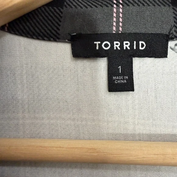 Torrid Lightweight Ponte Longline Plaid Black Gray Blazer Jacket Size 1 - Picture 6 of 7